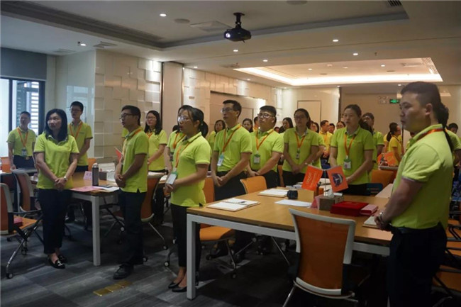 博皓司訓 ： 簡單做人，用心做事，快樂生活