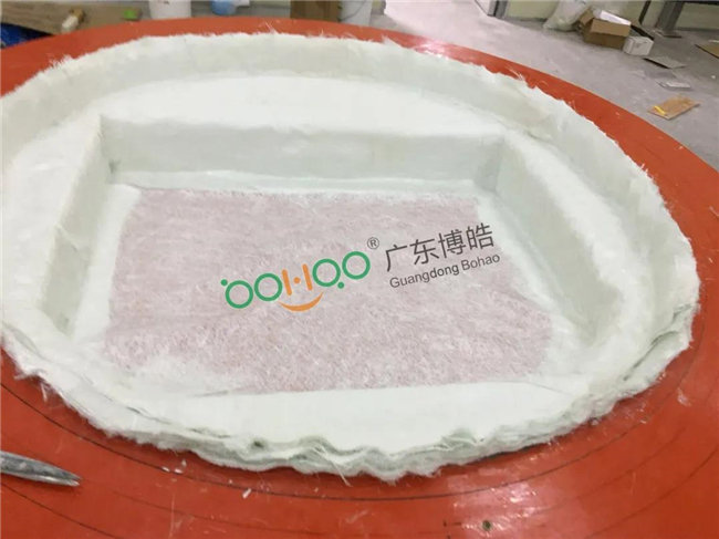 新型VPI硅膠真空成型工藝流程:鋪好玻纖